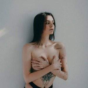 Голая Kyxnya