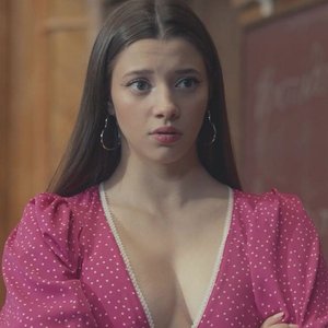 Голая Polina Gukhman