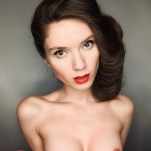 Dina Blin Nude