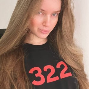 Dina Blin Nude