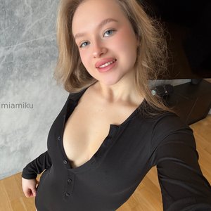 Mia Miku Nude