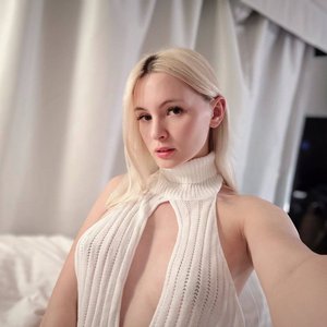 Gilticus Nude