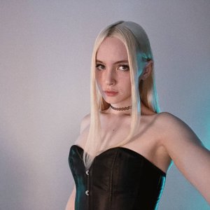 Gilticus Nude