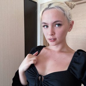 Gilticus Nude