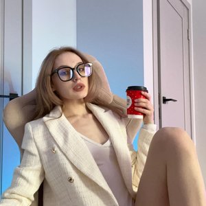 Horneyjozy Nude
