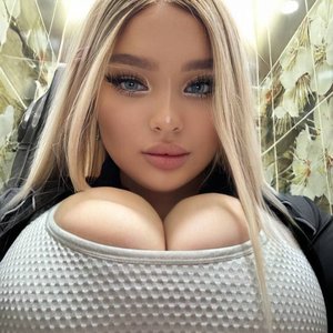Kkselia Nude