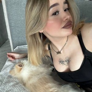Leyla Mayers Nude