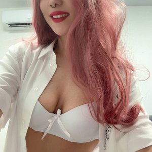 Lesli Nude