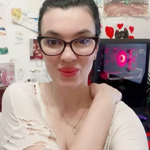 Mama Ogra Nude