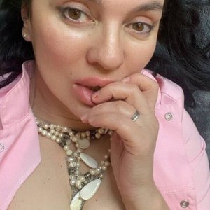 Mama Ogra Nude