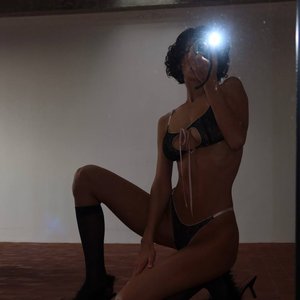 Mugretnug Nude