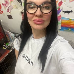 Mama Ogra Nude