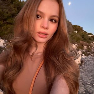 Milana Star Nude