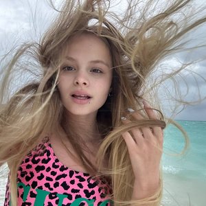 Milana Star Nude