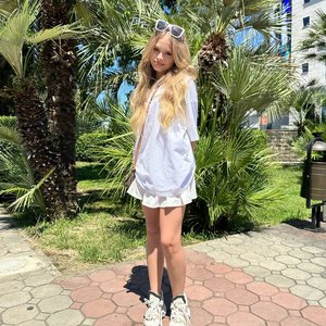 Milana Star Nude