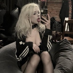 Paradoksi Nude