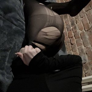 Paradoksi Nude