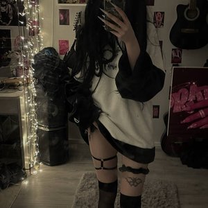 Paradoksi Nude