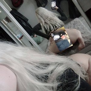 Paradoksi Nude