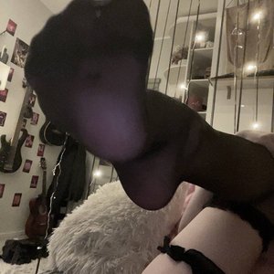Paradoksi Nude