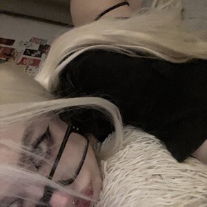 Paradoksi Nude
