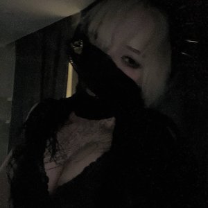 Paradoksi Nude
