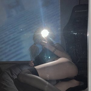 Paradoksi Nude