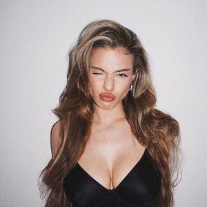 Anya Akulich Nude