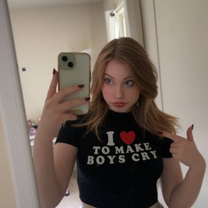 Kira Avrorka Nude