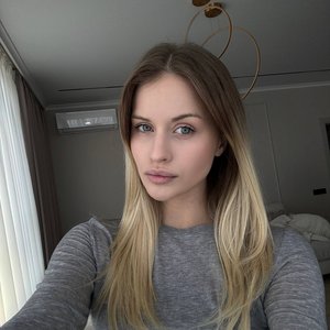 Abrikosa Nude
