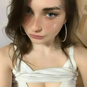 Ahrinyan Nude