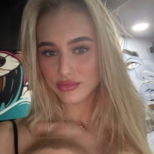 Arina Savastru Nude