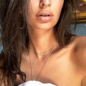 Emily Ratajkowski Nude