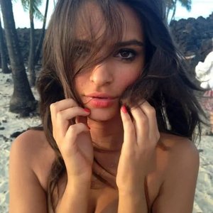 Emily Ratajkowski Nude