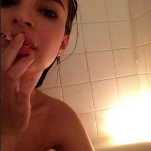 Emily Ratajkowski Nude