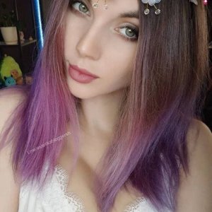 Lipisinka Nude