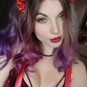 Lipisinka Nude