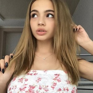 Valya Karnaval Nude