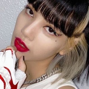 Lisa Nude