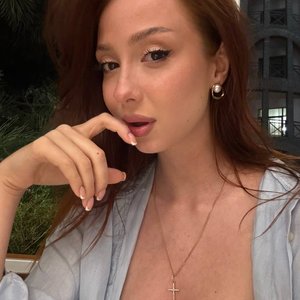 Linsan Nude