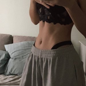 Linsan Nude