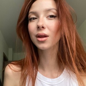 Linsan Nude