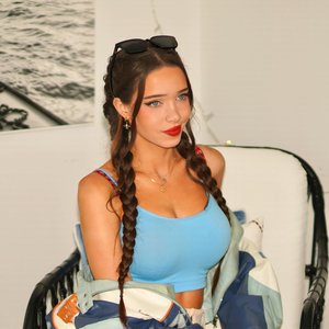 Lydia Violet Nude