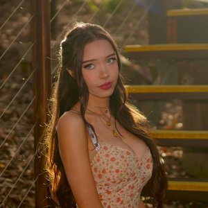 Lydia Violet Nude
