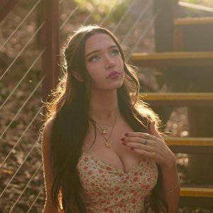 Lydia Violet Nude