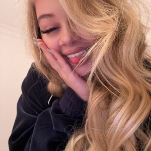 Mashera Nude