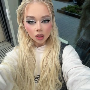 Mashera Nude