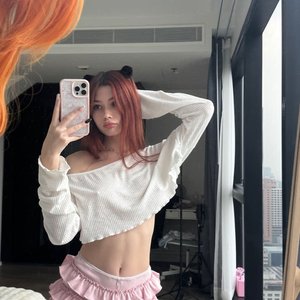 Bonnie Petite Nude