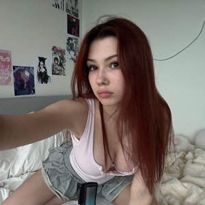 Bonnie Petite Nude