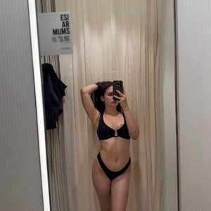 Apofigeaa Nude